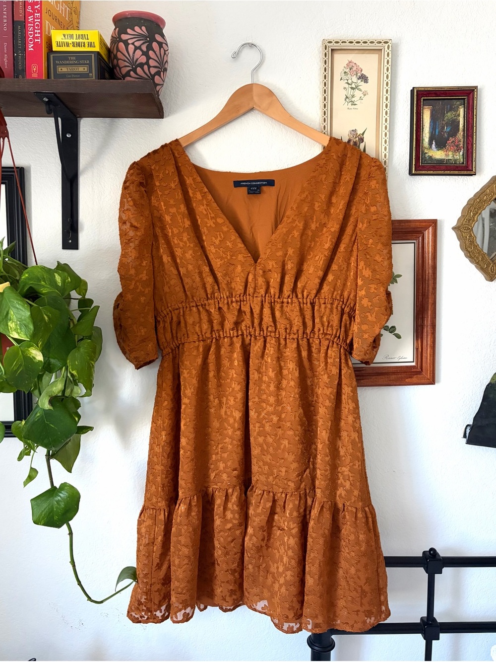 French Connection Rust Floral Tiered V-Neck Dress w Empire Waist - Size 8